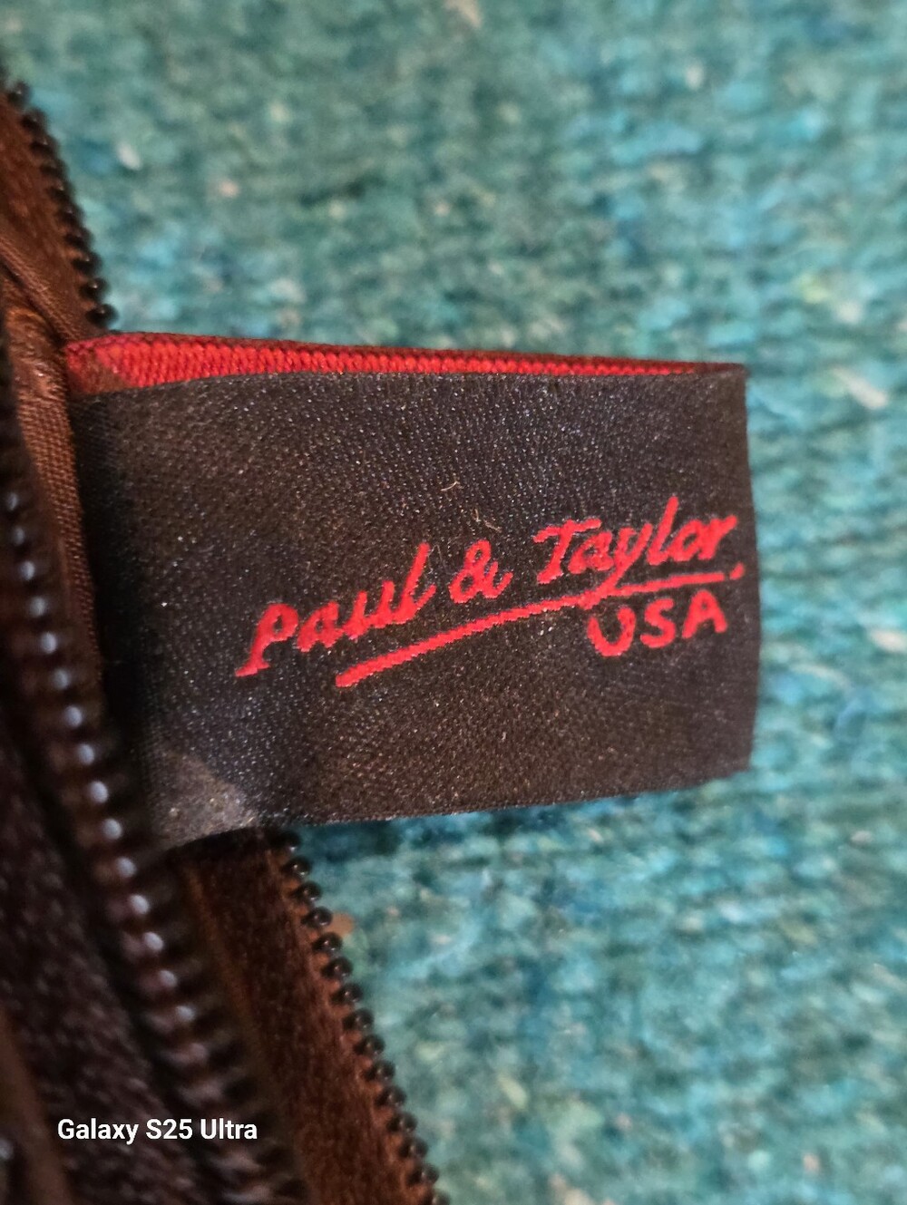 Paul & Taylor Vintage Distressed 90's Leather Mini/Wallet Crossbody - Picture 3 of 16
